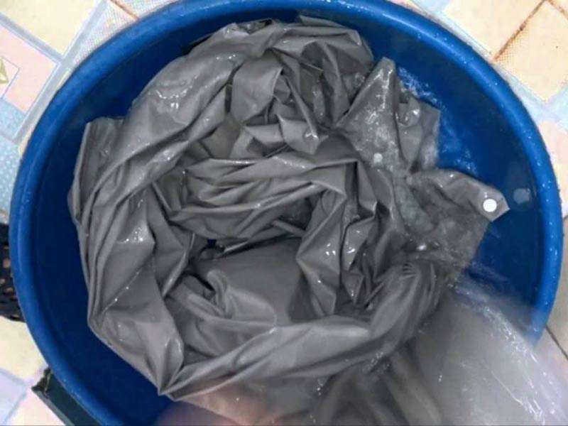 Mẹo khử mùi áo mưa giúp áo mưa luôn thơm tho